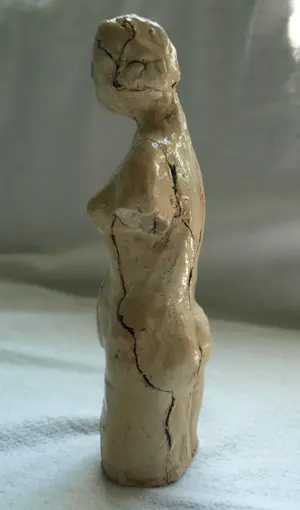 Niet of onleesbaar gesigneerd - Keramieken beeldje , Femme imparfaite – gesigneerd ‘T.S’ kopen? Bied vanaf 1!