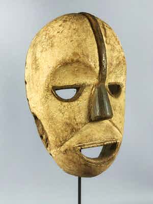 Pende - 210124 - Old African mask from the Pende - Congo verkocht voor € 35!