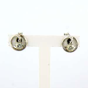 14k wit gouden oorknoppen bezet met briljant geslepen diamant tot. 0,10ct verkocht voor € 1!