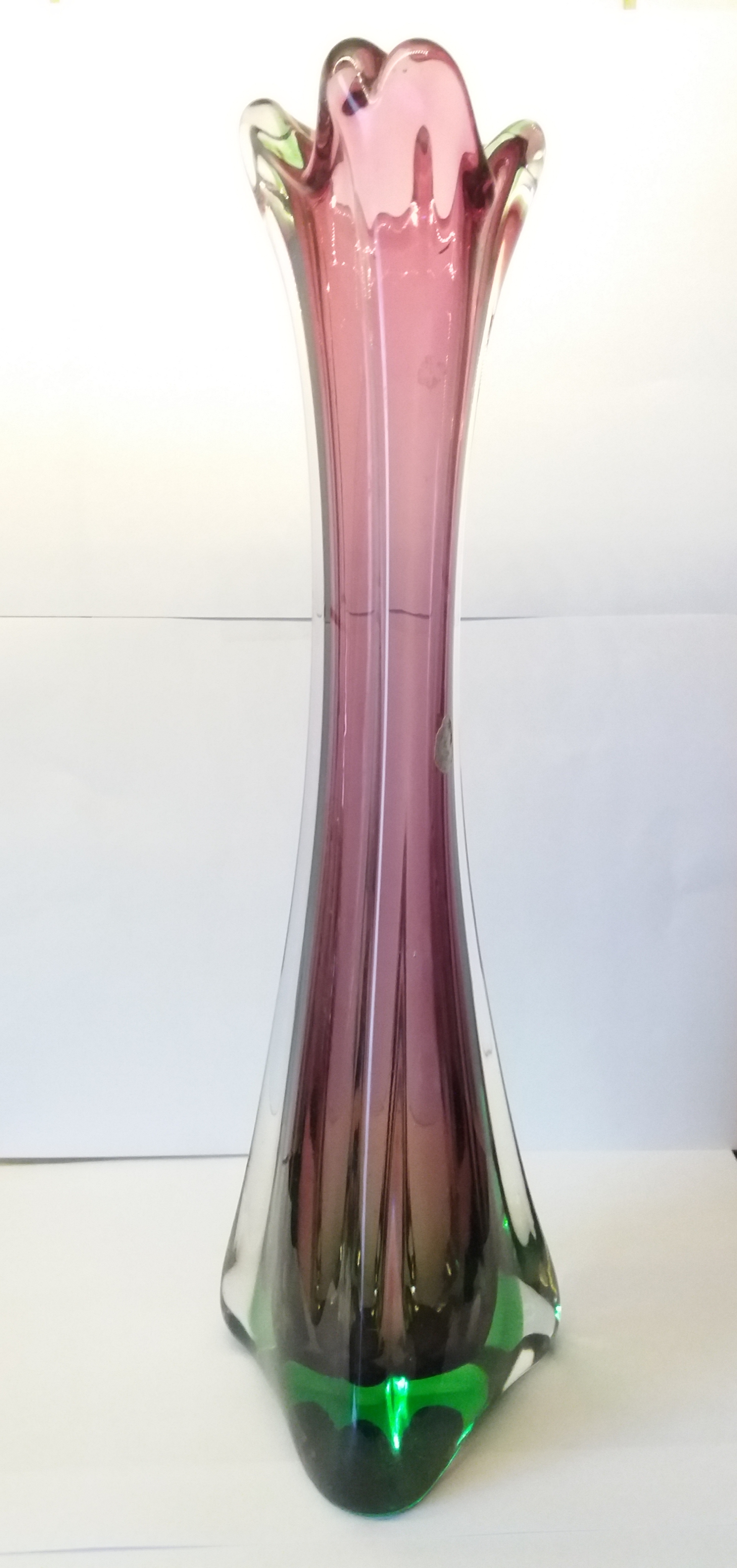 Niet of onleesbaar gesigneerd - paars groene Murano vaas kopen? Bied vanaf 1!