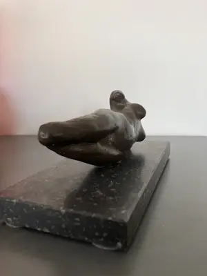 Brons (Onbekend) - Liggende vrouw kopen? Bied vanaf 60!