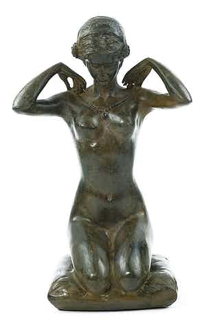 Pierre Chenet - Bronzen beeld van vrouwelijk naakt met halsketting verkocht voor € 295!