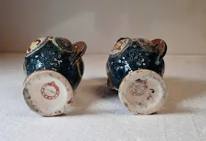 Buy Keramiek overige - 2 vaasjes merk Romano. Dit is een antieke majolica? Bid from 20!