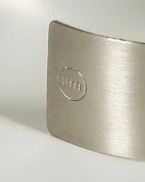 Menno Meijer - Lot van vijf armbanden van roestvrijstaal en messing kopen? Bied vanaf 50!