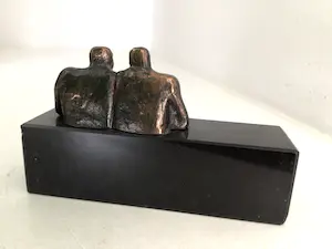 Corry Ammerlaan - Sculptuur “ IN OVERLEG “ kopen? Bied vanaf 1!