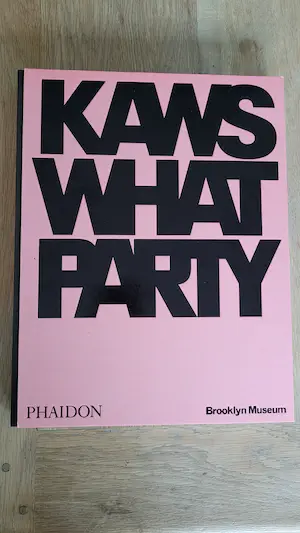 KAWS - What Party - Phaidon limited edition boek - Roze editie kopen? Bied vanaf 100!