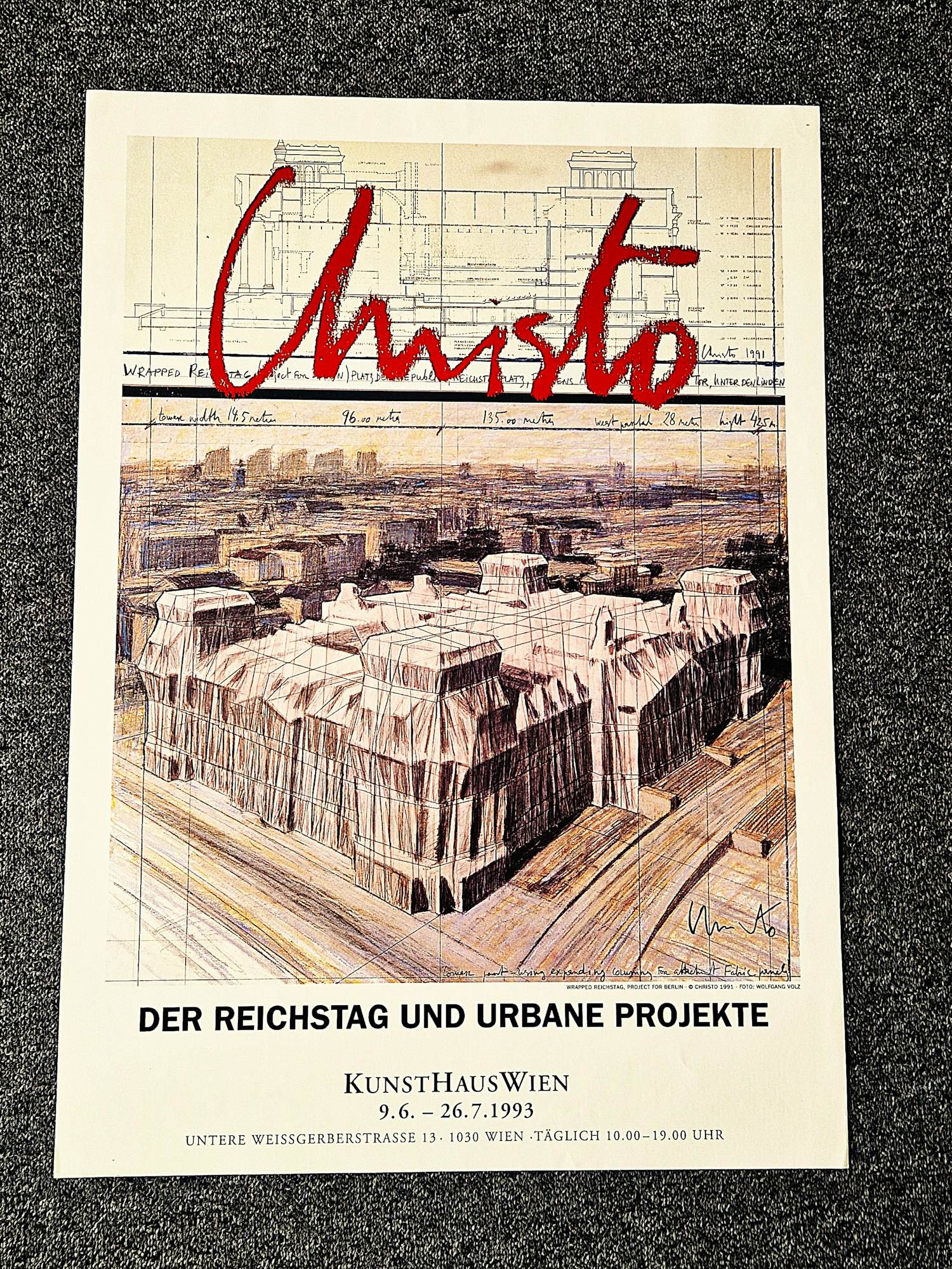 Christo - Unieke, met stift gesigneerde affiche "wrapped Reichstag project for Berlin" kaufen? Bieten Sie von 273!