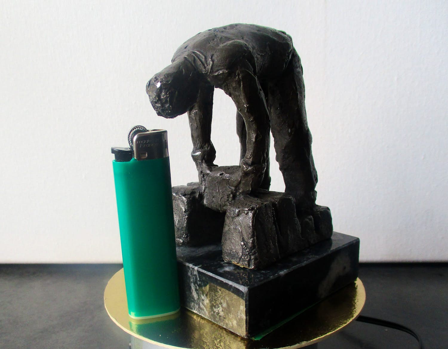 Jaap Hartman - Beeldje van dijkwerker. verkocht voor € 35!