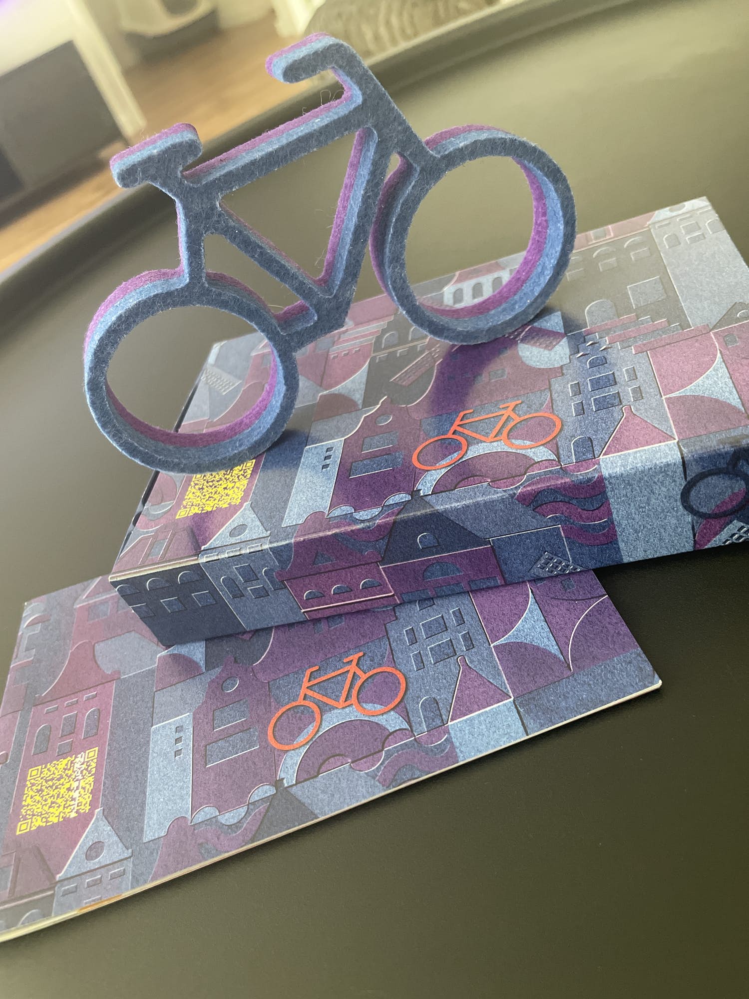 Marcel Wanders - Pet-vilt regenboog fiets kopen? Bied vanaf 50!