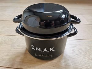 Marcel Broodthaers - Mosselpot, naar Marcel Broodthaers - met opdruk S.M.A.K., gesigneerd met zilvers kopen? Bied vanaf 150!