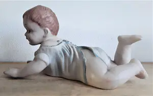 Niet of onleesbaar gesigneerd - Originele nostalgische keramische tweeling baby beeldjes (jaren 40) kopen? Bied vanaf 1!