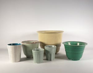 ADCO - Potterij Zaalberg, e.a. - Aardewerk, Lot van zes aardewerken potten en bekers kopen? Bied vanaf 35!
