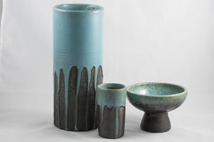 Pieter Groeneveldt - Drie aardewerken objecten kopen? Bied vanaf 50!