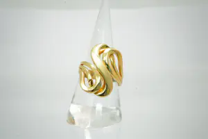 49- Aparte "golvend" vormgegeven hoog gehalte 22 Krt gouden fantasie ring kopen? Bied vanaf 340!