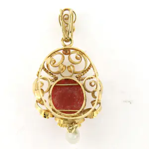 14k gouden hanger met koraal en parel kopen? Bied vanaf 280!