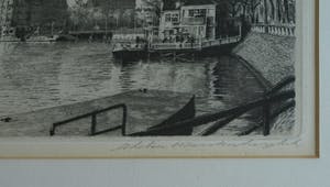 Maarten Langbroek - Ingelijste ets, Prins Hendrikkade, Amsterdam – ca. 1970 kopen? Bied vanaf 40!