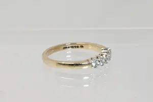 37 - Beneden wettelijk bicolor goud gehalte diamanten rijring met ca 0.25 crt kopen? Bied vanaf 180!