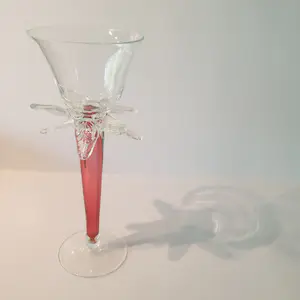 Borek Sipek - Helderglazen Coupe met roze steel en blad - Ajeto/Tsjechië - 1990 kopen? Bied vanaf 100!