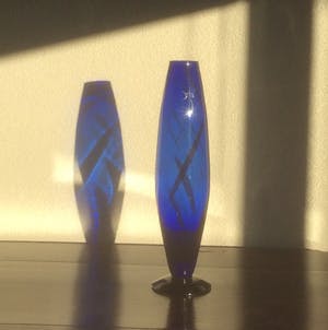 Niet of onleesbaar gesigneerd - UNIEK BLAUW GLASOBJECT kopen? Bied vanaf 1!