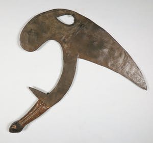 Kota - IJzeren werpmes en tevens betaalmiddel met houten en koperen heft kopen? Bied vanaf 1!