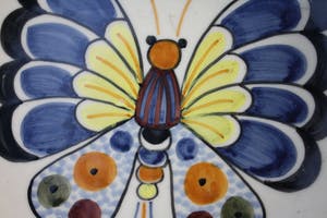 Niet of onleesbaar gesigneerd - Drie Prachtige Keramische Zeer Oude Borden gemaakt in Talaverda (Spanje) en Ver kopen? Bied vanaf 1!