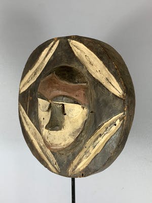 Kwele - Tribal used African Mask from the Kwele - Gabon. kopen? Bied vanaf 35!