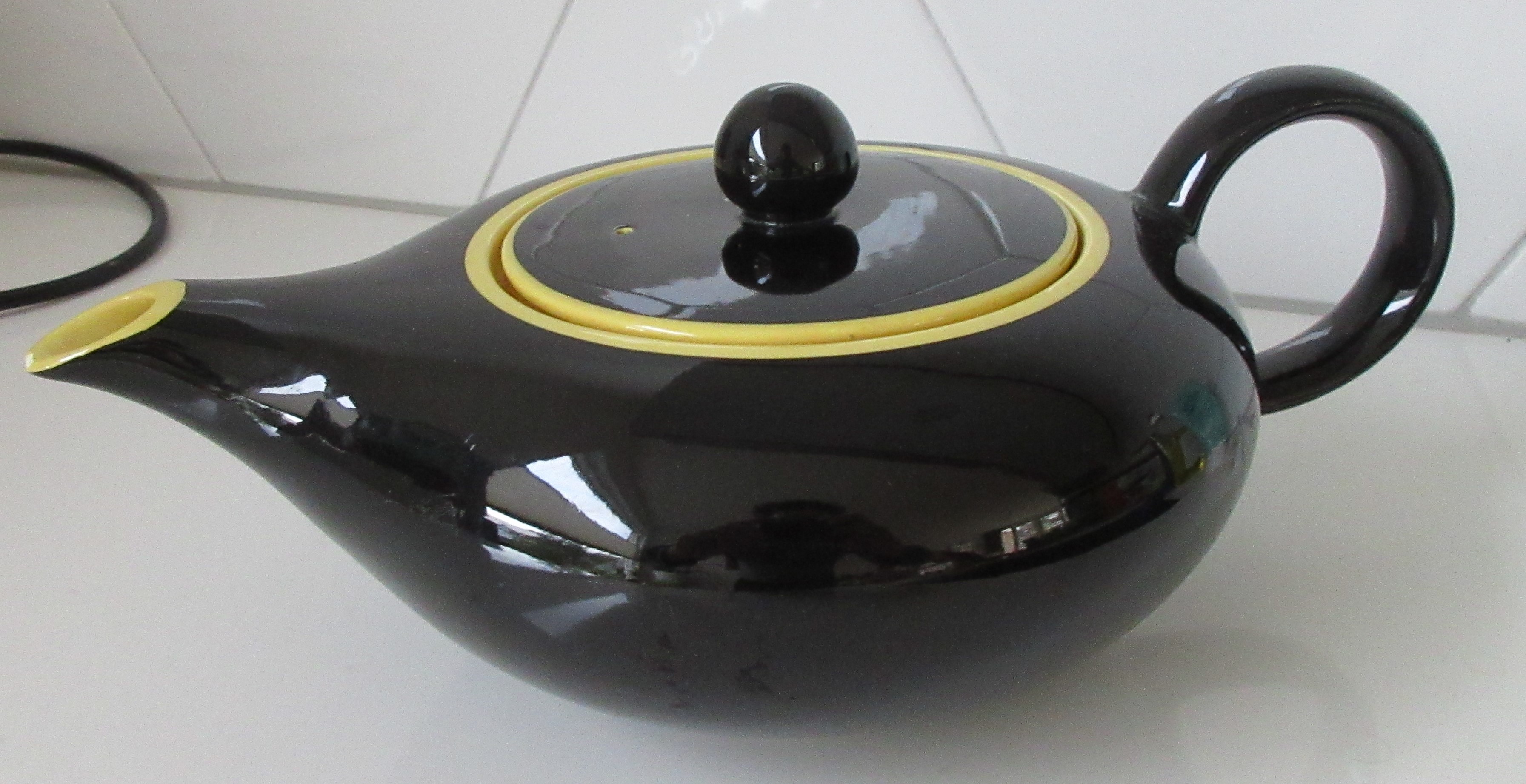 Villeroy & Boch - Fifties zwart gele theepot kopen? Bied vanaf 20!