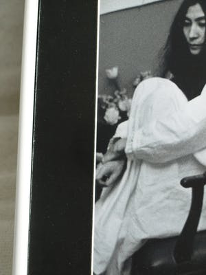 Nico Koster - Foto, John Lennon & Yoko Ono - Hilton Hotel tijdens de 'Bed-in for Peace' in '69 kopen? Bied vanaf 175!