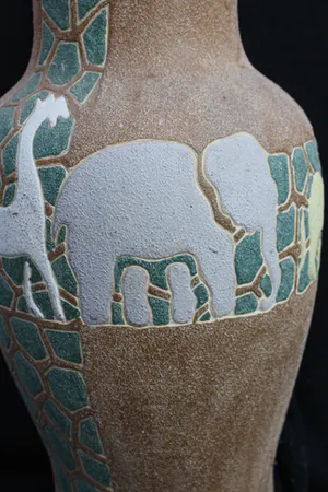 Niet of onleesbaar gesigneerd - Prachtige Grote Zeldzame Kunsternaars Zand-Vaas. kopen? Bied vanaf 1!