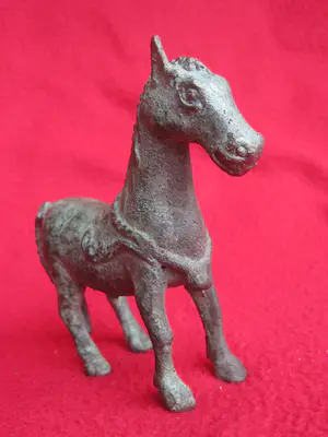 Brons (Onbekend) - De jonge hengst. kopen? Bied vanaf 30!