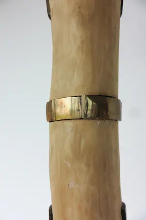 Frans Kokshoorn - Grote houten sculptuur van hout met metalen elementen kopen? Bied vanaf 250!