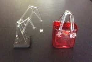 Niet of onleesbaar gesigneerd - TWEE GLASOBJECTEN verkocht voor € 1!