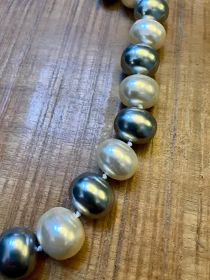 Parelsnoer kopen? Bied vanaf 100!