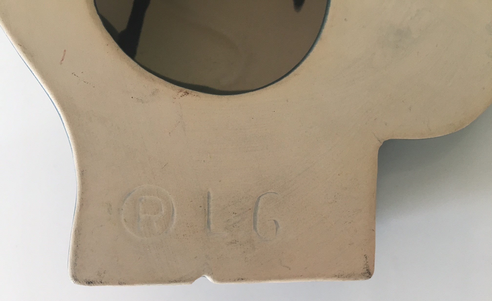 Niet of onleesbaar gesigneerd - Platelen plastiek van een Toekan en een Kat kopen? Bied vanaf 1!