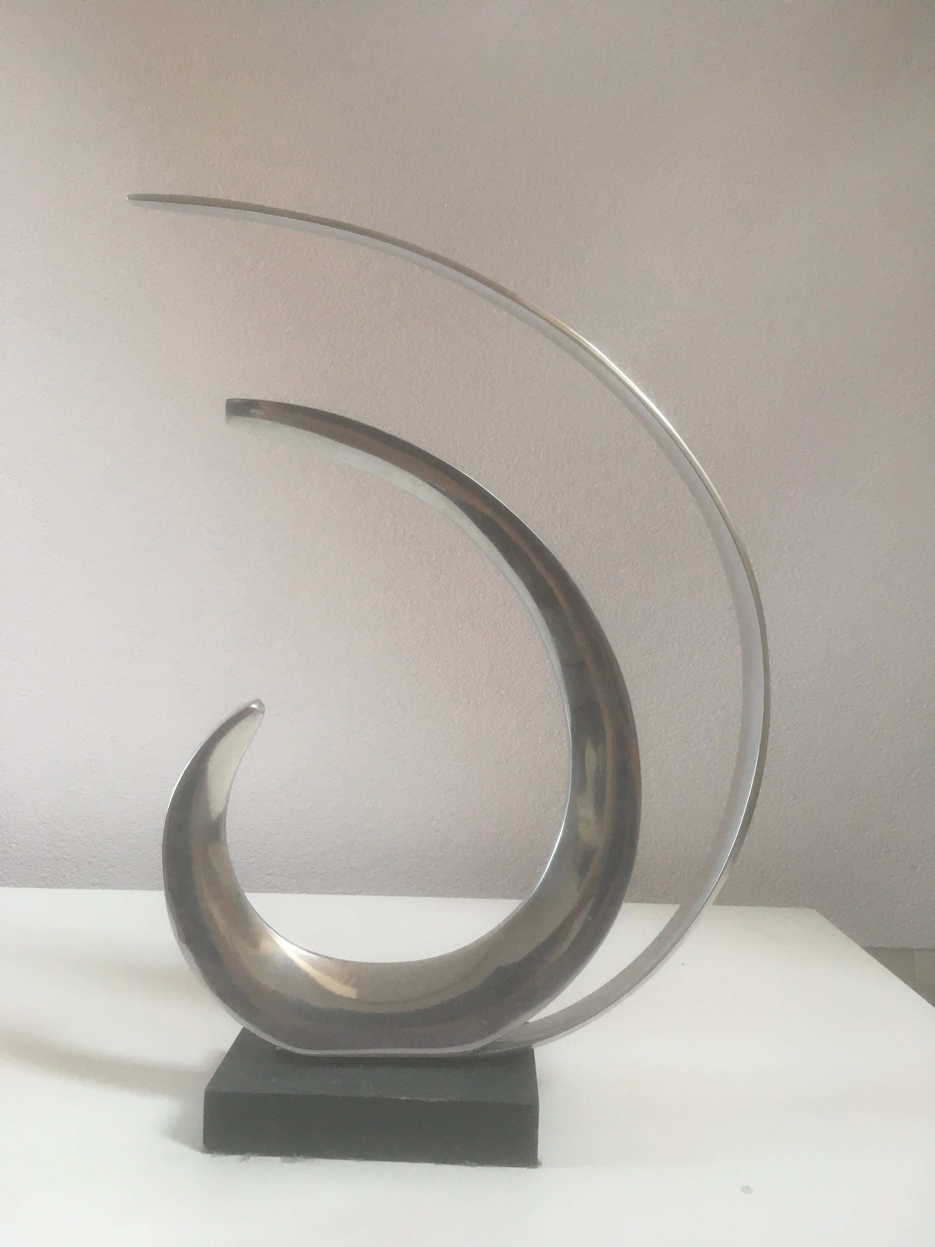 Niet of onleesbaar gesigneerd - Modern design sculptuur kopen? Bied vanaf 1!