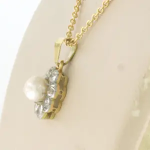 18k geelgouden collier met goud met platina hanger met parel en diamant kaufen? Bieten Sie von 900!