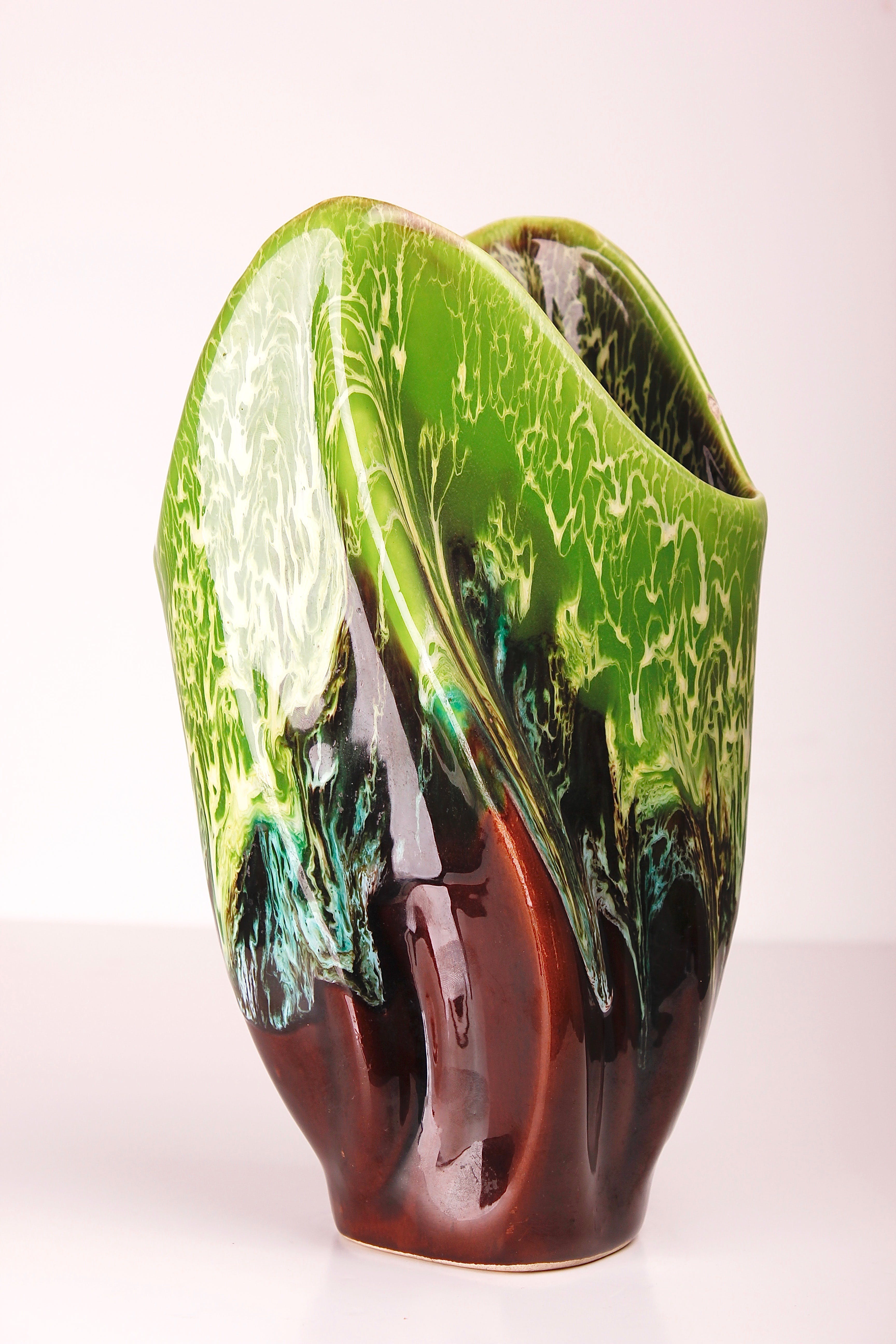 Vallauris Keramiek - Groen - bruine polychrome vaas met 'hand thrown' druipglazuur | 1960s kopen? Bied vanaf 19!