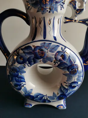 Niet of onleesbaar gesigneerd - Fraai gedecoreerde Chinese koffiepot met kraaiende haan kopen? Bied vanaf 1!