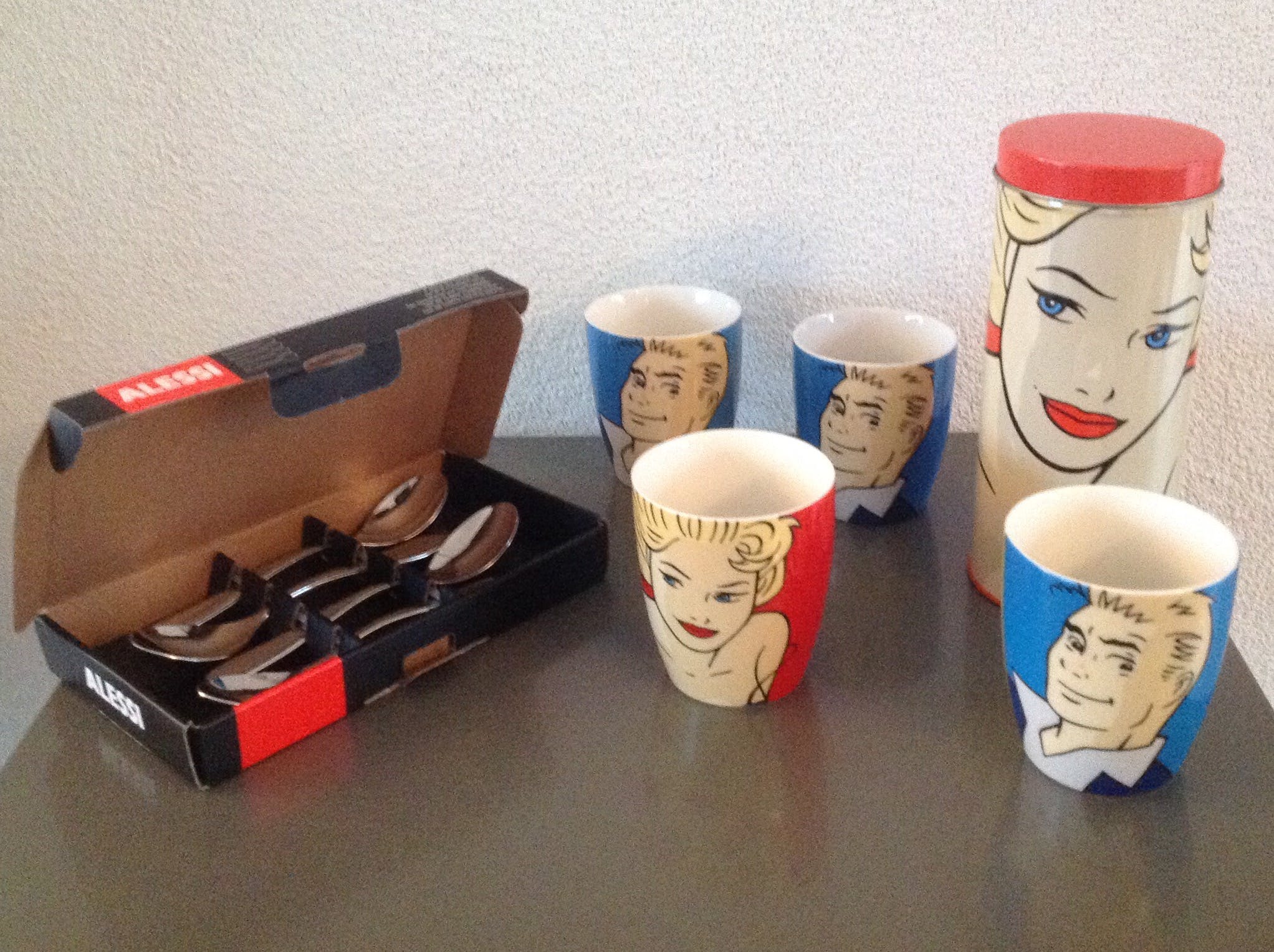 Alessi - en Luc Verschuuren: 4 lepels, 4 kopjes, 1 bus verkocht voor € 20!