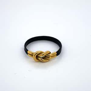 18kt gouden ring+olifantenhaar, maat 51/16,25, 0,46 gr verkocht voor € 50!