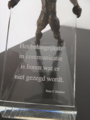 Brons (Onbekend) - Man met een boodschap kopen? Bied vanaf 59!