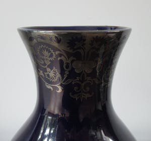 Curiosa - C.C. Alba Ceramica Oviedo - Grote blauwe vaas met sterling zilveren decoratie kopen? Bied vanaf 1!