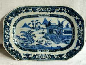 Niet of onleesbaar gesigneerd - Chinees schaaltje van porselein verkocht voor € 1!