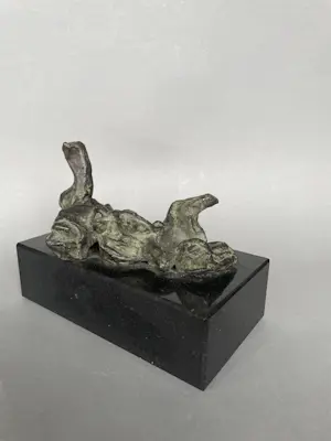 Jetty Homan - Liggend abstract (brons) kopen? Bied vanaf 153!