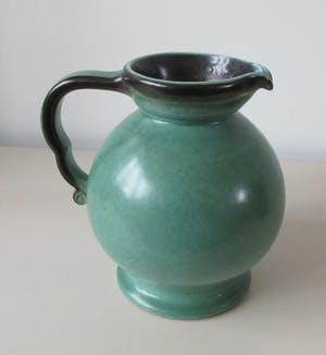 Curiosa - Art Deco aardewerk kan met bronsgroen glazuur model 3022 kopen? Bied vanaf 1!