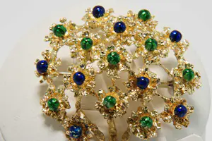 Acheter26 - 18 karaats geelgouden bloemenboeket broche? Enchérissez de 1490!