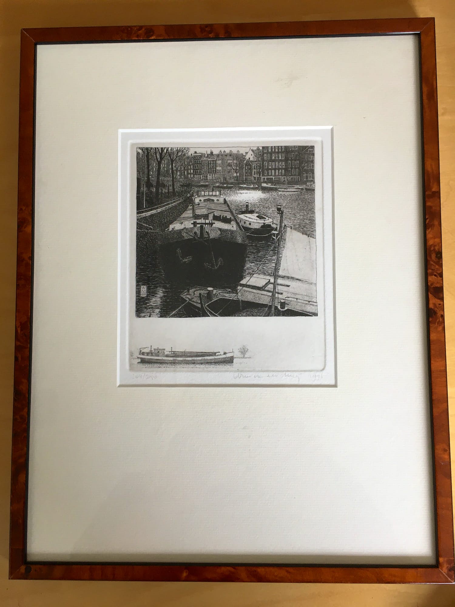 Wim van der Meij - Oud vrachtschip in Amsterdamse Gracht verkocht voor € 40!