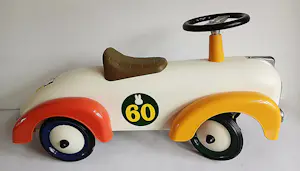 Dick Bruna - LIMITED EDITION - Loopauto Nijntje 60 jaar (zo goed als nieuw) kopen? Bied vanaf 20!