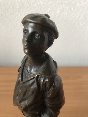 Victor Szczeblewski - Prachtig bronzen beeld - Whistling Boy - van een blootsvoets fluitend jongetje. kopen? Bied vanaf 85!