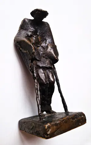 Jos van Riemsdijk - Fraaie bronzen sculptuur "oudere man met hoed" op bronzen sokkel(tje) kopen? Bied vanaf 89!